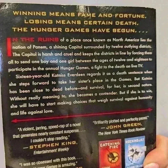 Paperback hunger games  book by Suzanne collins - Picture 3 of 3